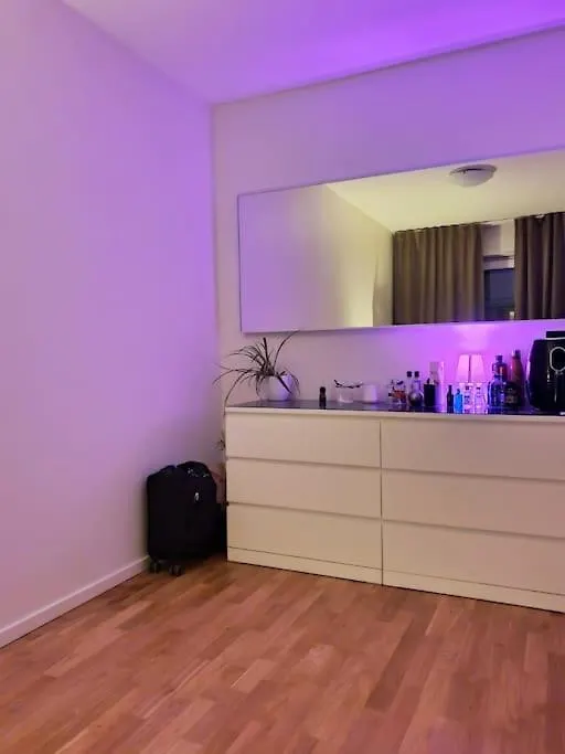 Fully Furnished Room For Rent In Märsta 0*,  שבדיה