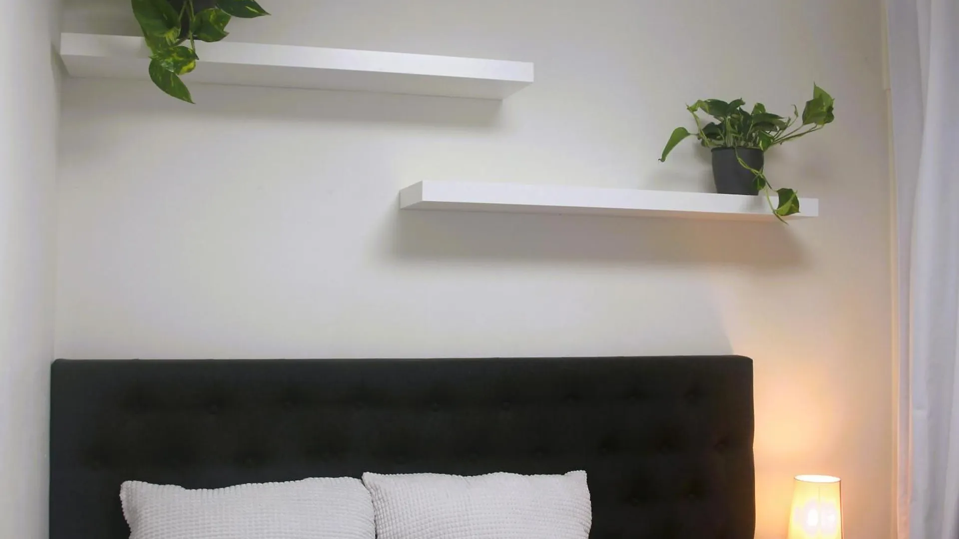 Fully Furnished Room For Rent In Märsta דירה